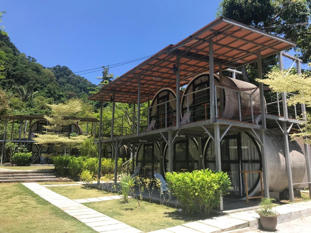 Go Deeper Tioman Hotel Exterior photo